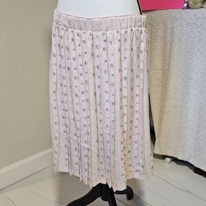 Pleated skirt size small